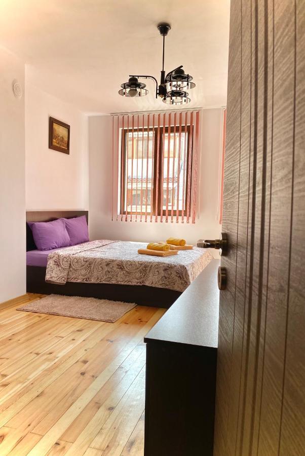Bright Central Studio For 4 In Burgas Exteriör bild