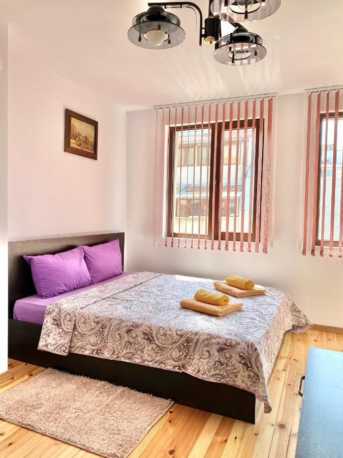 Bright Central Studio For 4 In Burgas Exteriör bild