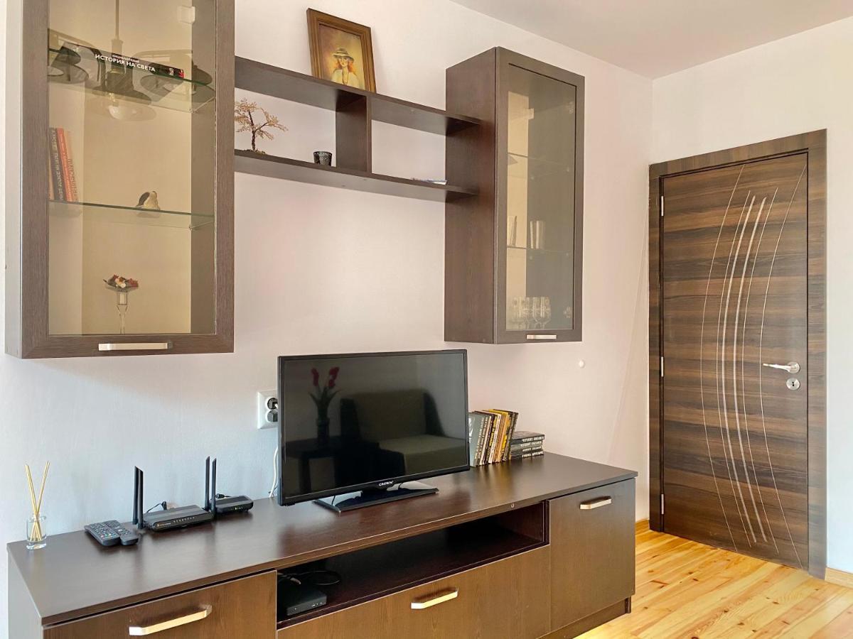 Bright Central Studio For 4 In Burgas Exteriör bild