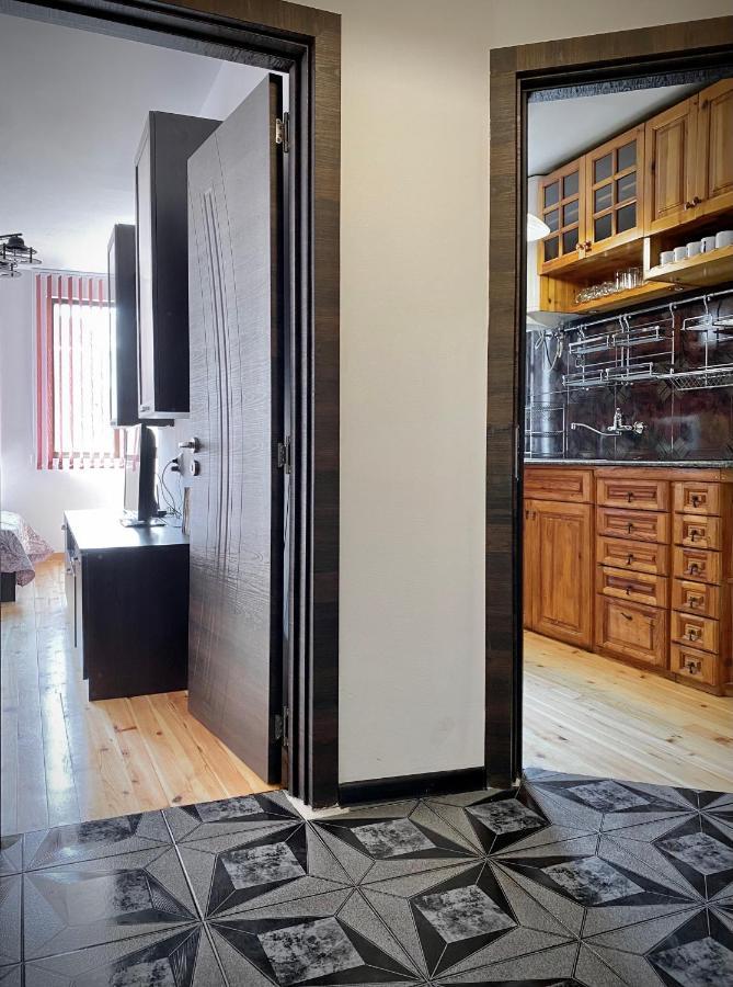 Bright Central Studio For 4 In Burgas Exteriör bild