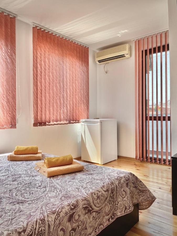 Bright Central Studio For 4 In Burgas Exteriör bild