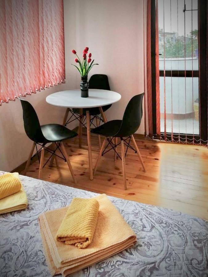 Bright Central Studio For 4 In Burgas Exteriör bild